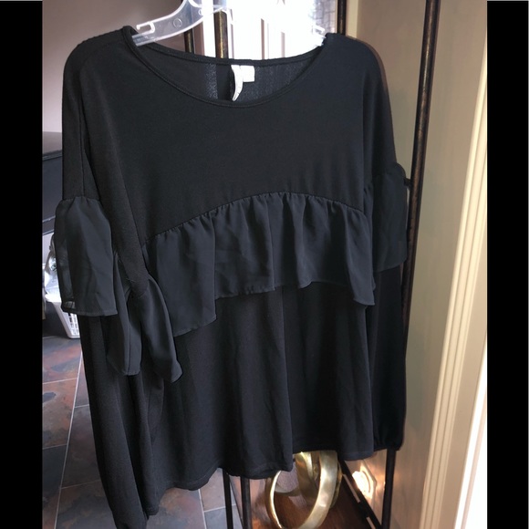 EUC! Women’s Elle Long Sleeve Ruffle Top Blouse - Picture 2 of 6
